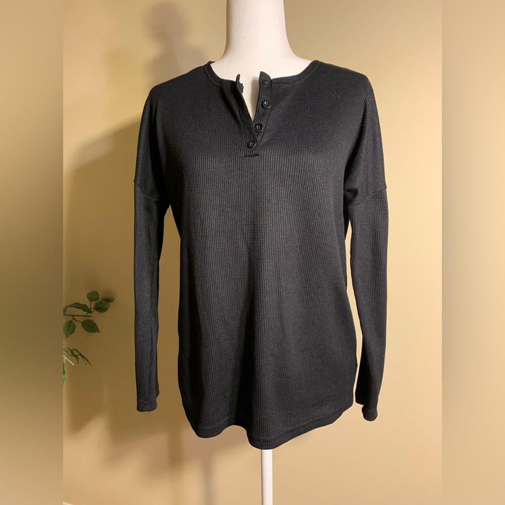 EUC Top: Black Waffle Henley, Long Sleeve, Pullover, 1/4-Button Closure